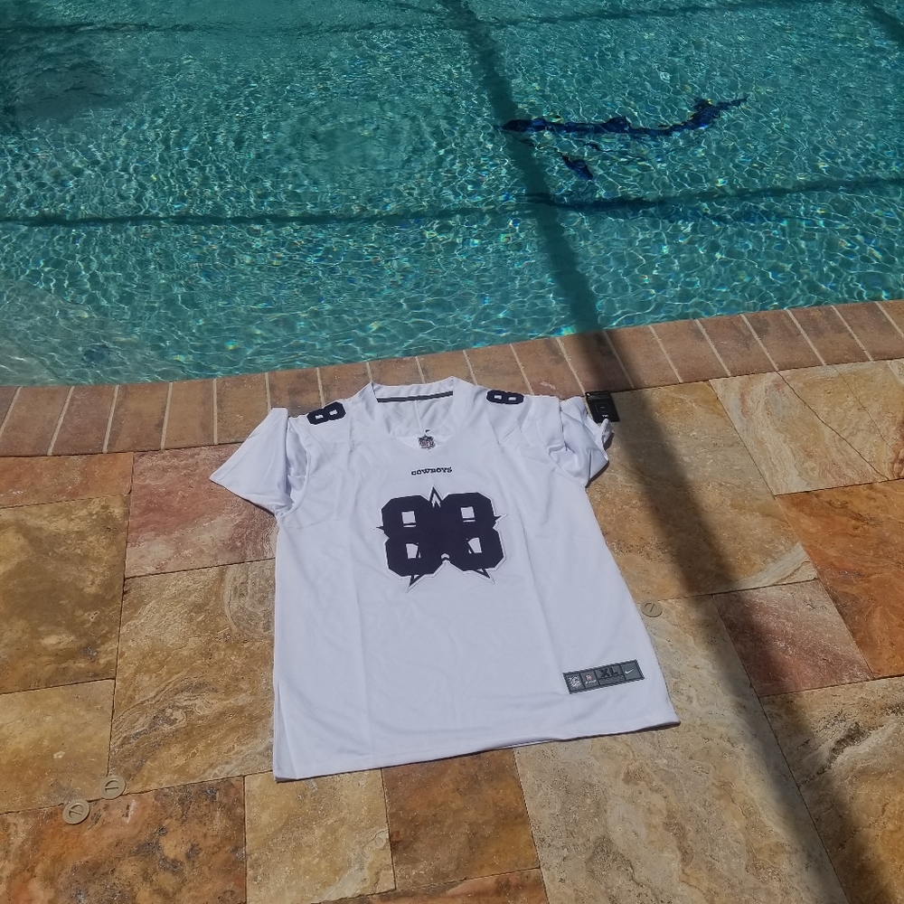 Football jerseys - Picture 2 of 7